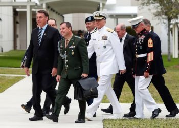 Militares do Exército defendem nomeação do tenente-coronel Cid