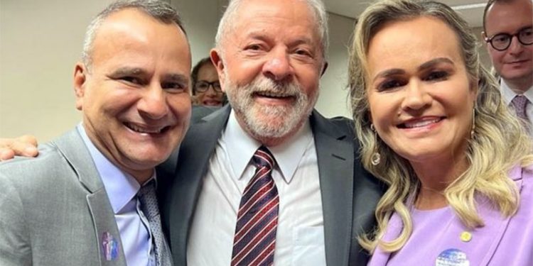 Ministra de Lula gastou valor milionário em gráficas fantasma