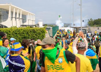 Psol pede ao STF investigação de congressistas por invasão
