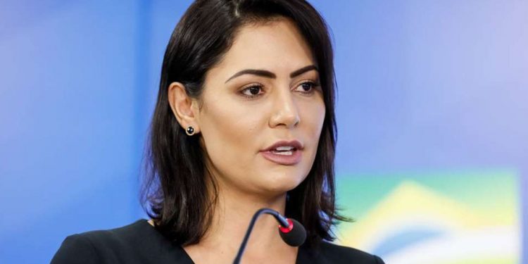 Michelle Bolsonaro anuncia fim do Pátria Voluntária: “Gratidão”