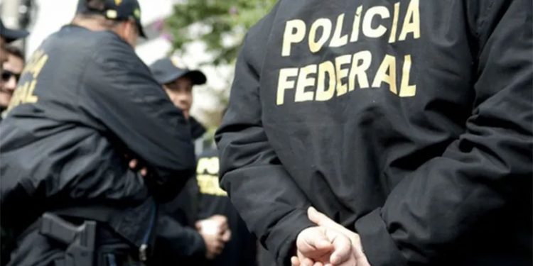 Lula troca comando da PF em 18 estados e dispensa 26 chefes da PRF