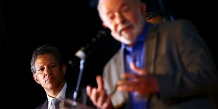 URGENTE: Lula concorda com Haddad e aumenta combustíveis