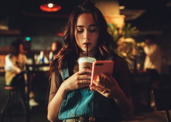 Reclamações sobre serviços de comunicações caem 23% em 2022