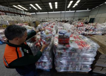 Defesa Civil Estadual apoia no transporte de ajuda humanitária para o litoral paulista
