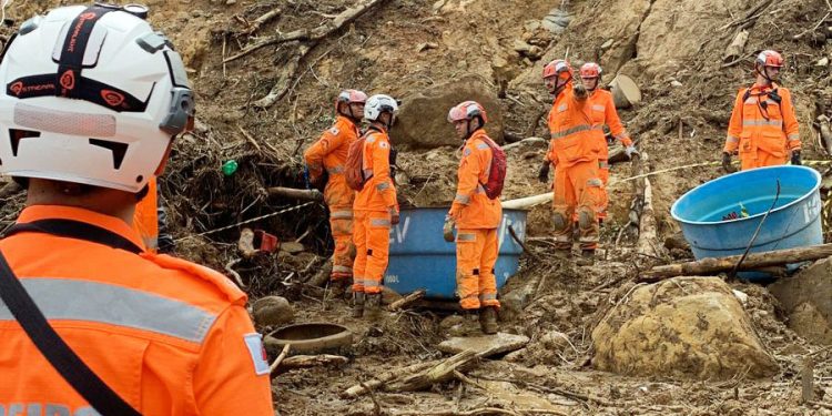 Bombeiros de Minas vão ajudar nas buscas após terremoto na Turquia