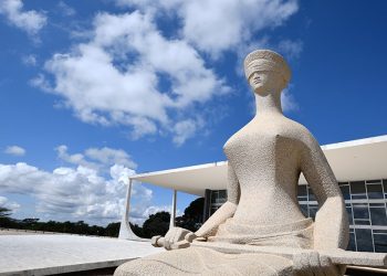 STF permite que Receita cobre tributos do passado com juros e multa