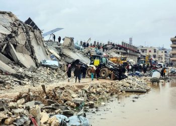 Terremoto deixa mais de 2.300 mortos e milhares de feridos na Turquia e na Síria
