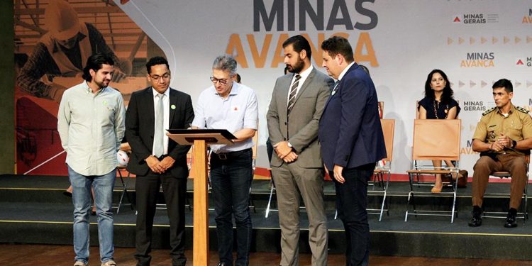 Minas anuncia novo modelo para o Programa de Transporte Escolar