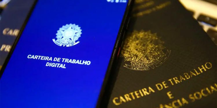 Geração de empregos despenca no Brasil