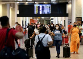 Anvisa derruba obrigatoriedade de máscara em aviões e aeroportos