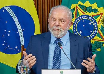Bancada do PL apresenta pedido de impeachment contra Lula