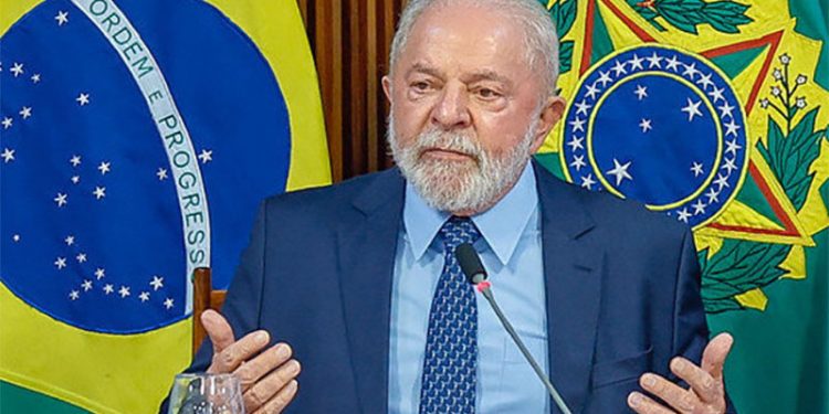 Bancada do PL apresenta pedido de impeachment contra Lula