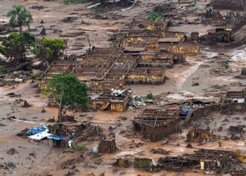 Ação na Inglaterra pede R$ 230 bi em indenizações para vítimas do desastre de Mariana