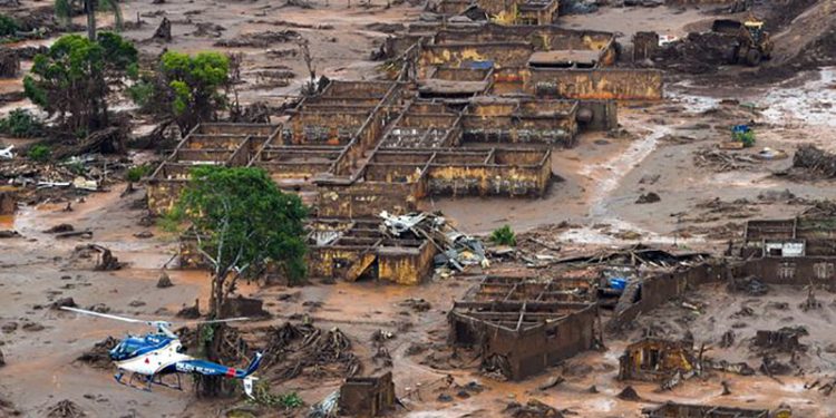 Ação na Inglaterra pede R$ 230 bi em indenizações para vítimas do desastre de Mariana