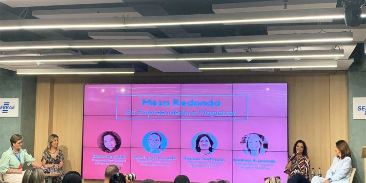 Proprietárias de farmácias de manipulação debatem empreendedorismo feminino em evento
