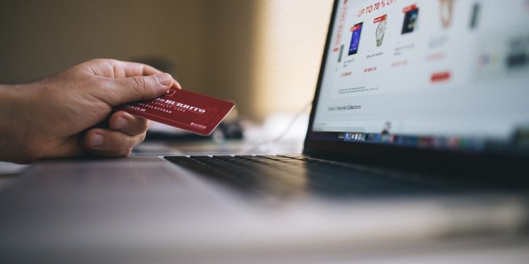 Governo recua e não vai mais taxar compras internacionais até US$ 50