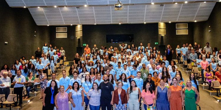 Projeto incentiva pesquisa e valorização cultural em escolas de Ipatinga