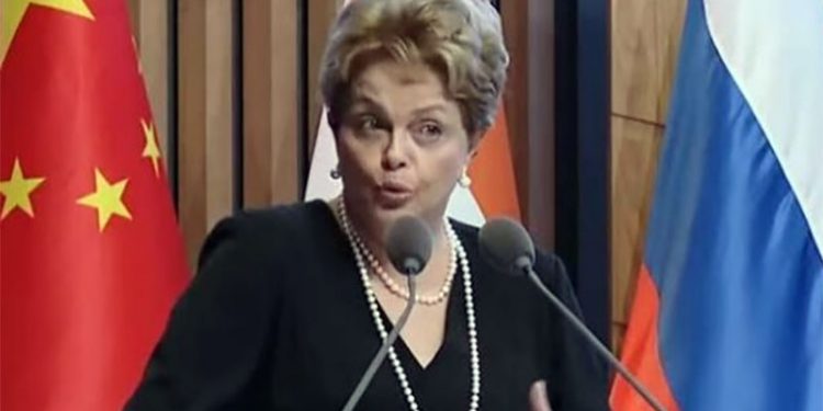 Dilma faz discurso confuso em posse no Brics e vira piada na web; veja o vídeo