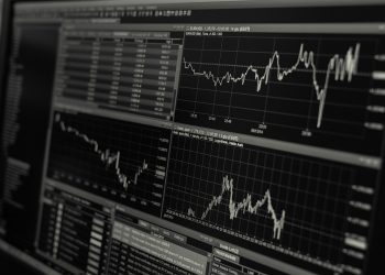 FMI reduz projeção de expansão do Brasil para 0,9%