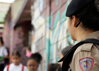 PMMG lança cartilha com dicas voltadas à segurança nas escolas