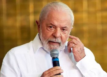 Lula usa tragédia em escolas para fazer palanque contra Bolsonaro e a direita