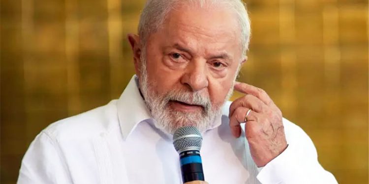 Lula usa tragédia em escolas para fazer palanque contra Bolsonaro e a direita