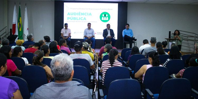Fabriciano inicia a entrega de títulos de regularização fundiária