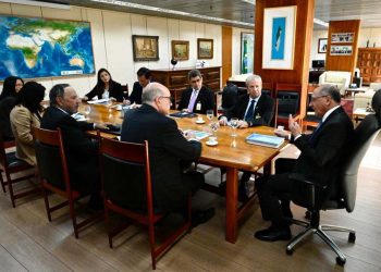 Alckimin recebe representantes da indústria do aço