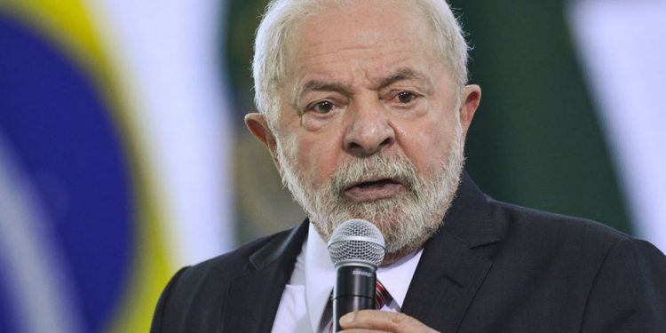 Lula libera R$ 712 milhões em emendas para deputados e senadores em um único dia