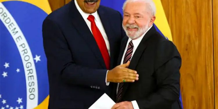 Devendo bilhões ao Brasil, Maduro pede investimentos