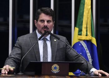 Senador Marcos Do Val revela ter documentos para derrubar Lula e Dino