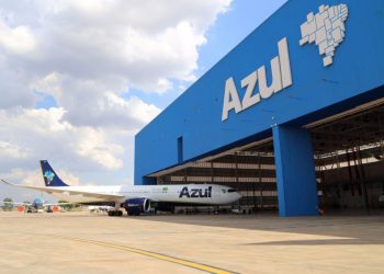 Azul anuncia vagas para estágio técnico de manutenção em aeronaves