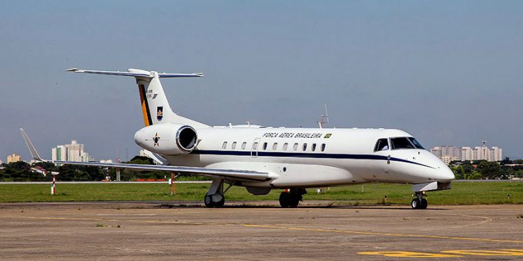 A farra dos ministros de Lula nos aviões da FAB