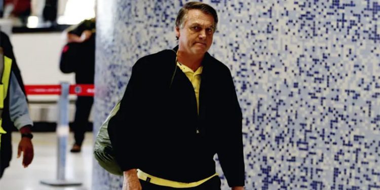 Bolsonaro diz que já arrecadou valor para pagar multas com Pix