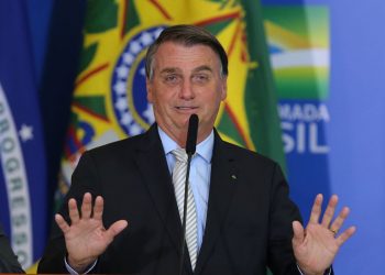 Joias dadas a Bolsonaro valem três vezes menos do que estimado