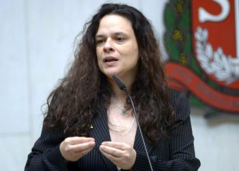Janaina Paschoal diz que TSE inocenta Dilma e deve condenar Bolsonaro com ilações