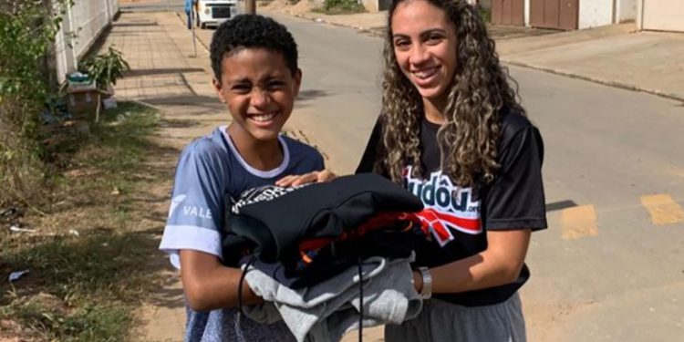 Ajudôu promove campanha do agasalho
