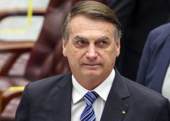 Bolsonaro diz que ação no TSE é ‘frágil’ e cita decisão que livrou chapa Dilma-Temer