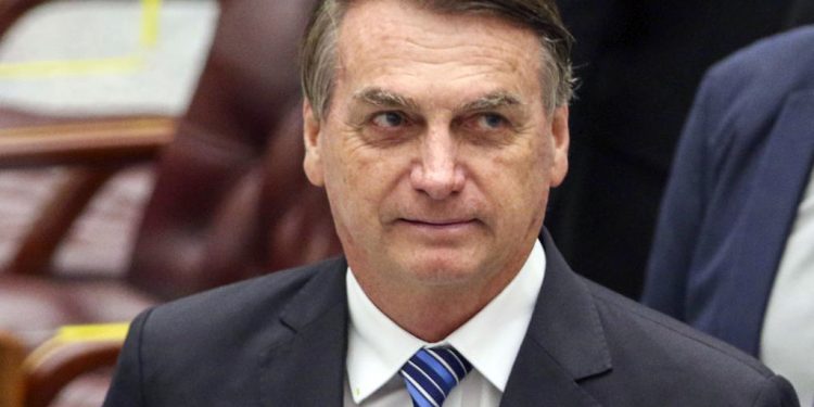 Bolsonaro diz que ação no TSE é ‘frágil’ e cita decisão que livrou chapa Dilma-Temer