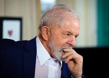 Pedido de impeachment de Lula é protocolado com base em Maduro e Zanin