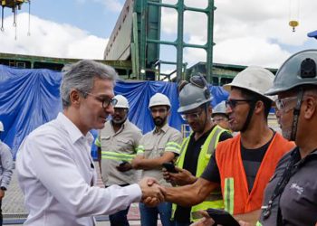 Minas Gerais exporta primeiro lote de lítio do Vale do Jequitinhonha