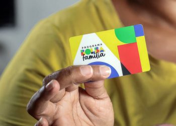 Bolsa Família paga valor menor e a menos famílias em julho