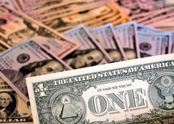 EUA voltam a subir os juros e taxa atinge maior nível em 22 anos
