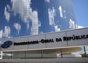 PGR solicita que Instagram, Facebook e YouTube enviem dados de seguidores de Bolsonaro