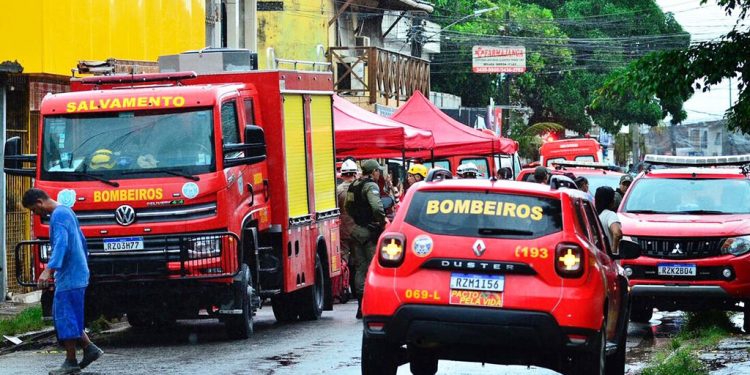Desespero: prédio desaba em Paulista, na Grande Recife; veja o vídeo