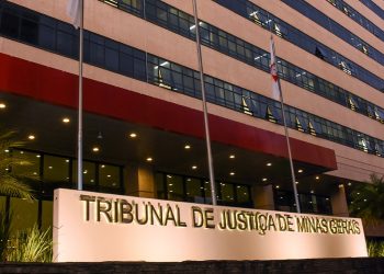 Juízes e promotores de MG vão receber auxílio de até R$ 57 mil por filho
