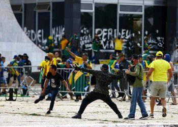 Governo Lula poderia ter evitado atos do 8 de janeiro, aponta inquérito militar