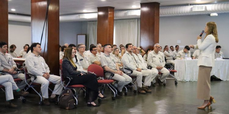 Cenibra recebe visita da secretária de Estado de Planejamento e Gestão de MG