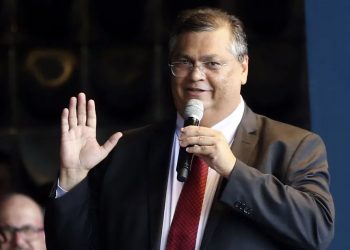 Estadão diz que Flávio Dino age como animador de auditório