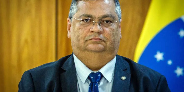 ‘Checagem’ desmente afirmação de Dino sobre o governador Zema